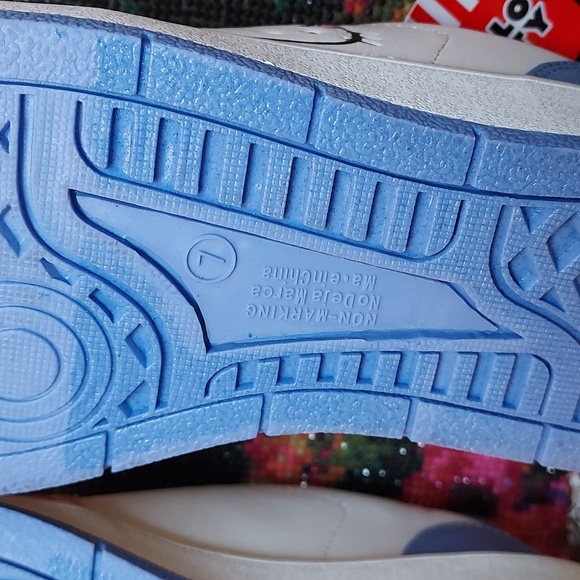 Womens Hello Kitty Casual Court Sneakers - Picture 8 of 10